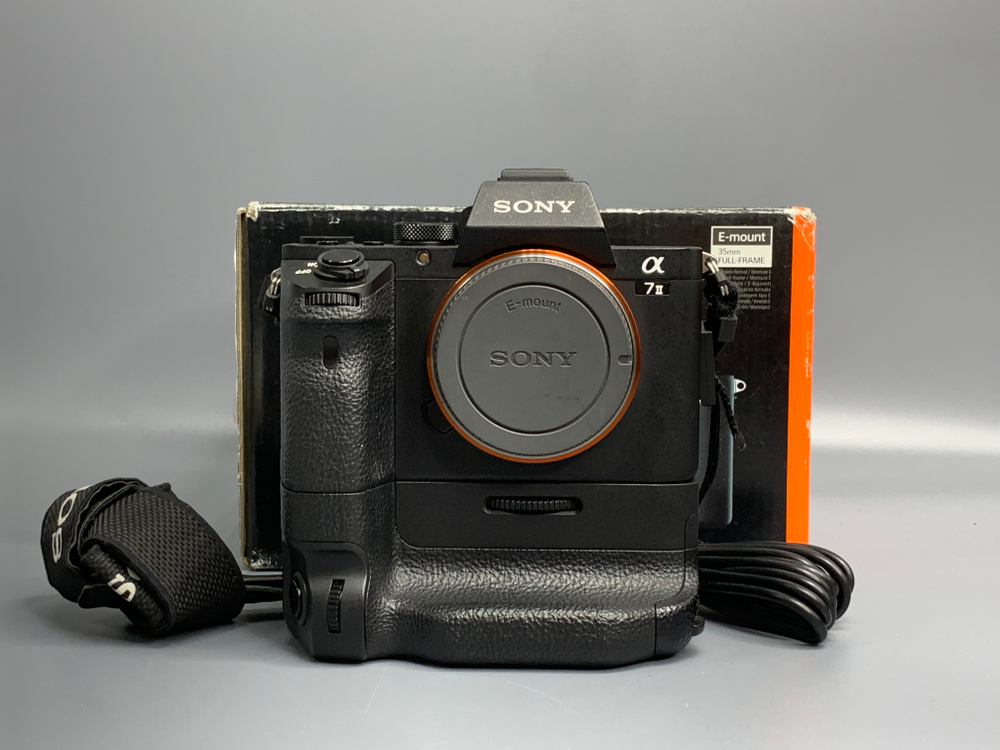 Sony A7 II + VG-C2EM 22.000 кадров