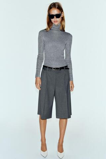 ZARA ДЛИННЫЕ ШОРТЫ-БЕРМУДЫ СО СКЛАДКАМИ, СЕРЫЙ МЕЛАНЖ