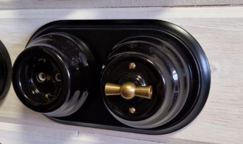 Ретро выключатель керамический Астория, черный, INTERIOR ELECTRIC ВПКАС.1/2.02 / 1 группа света, проходной