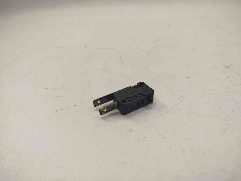 MID60S110 ктп37 Микропереключатель для посудомоечной машины Midea MID60S110 б/у
