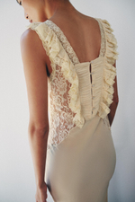 ДЛИННОЕ ПЛАТЬЕ СО СБОРКАМИ И КРУЖЕВОМ — ZARA