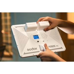 Осветитель светодиодный Godox P260C Pro