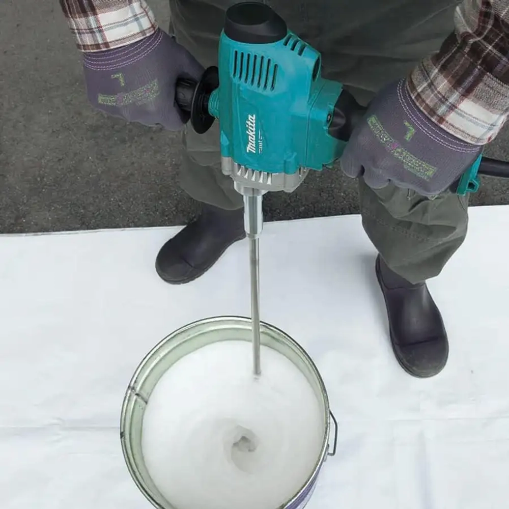 Дрель-миксер Makita MT M6600B