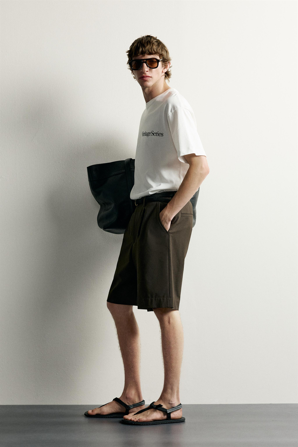ФУТБОЛКА СВОБОДНОГО КРОЯ С КОНТРАСТНЫМ ПРИНТОМ — ZARA · 6224/354