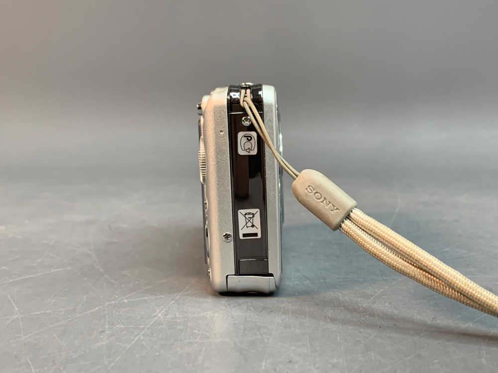 Sony Cyber-shot DSC-W120