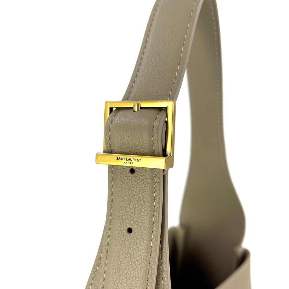 Saint Laurent LE. 5 À 7 Supple Small