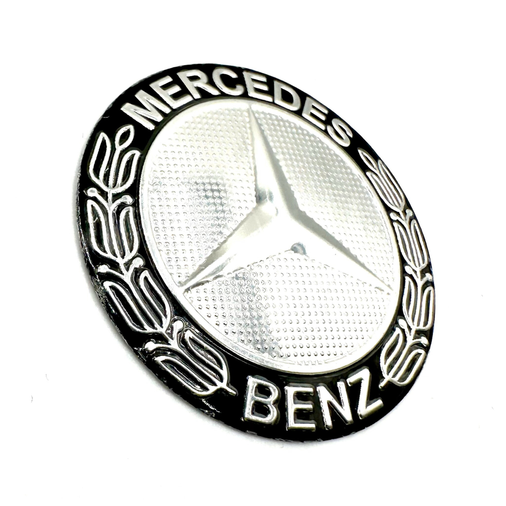 Наклейка Mercedes круглая объемная (эмблема Мерседес, 5х5см). Серебристая с черным