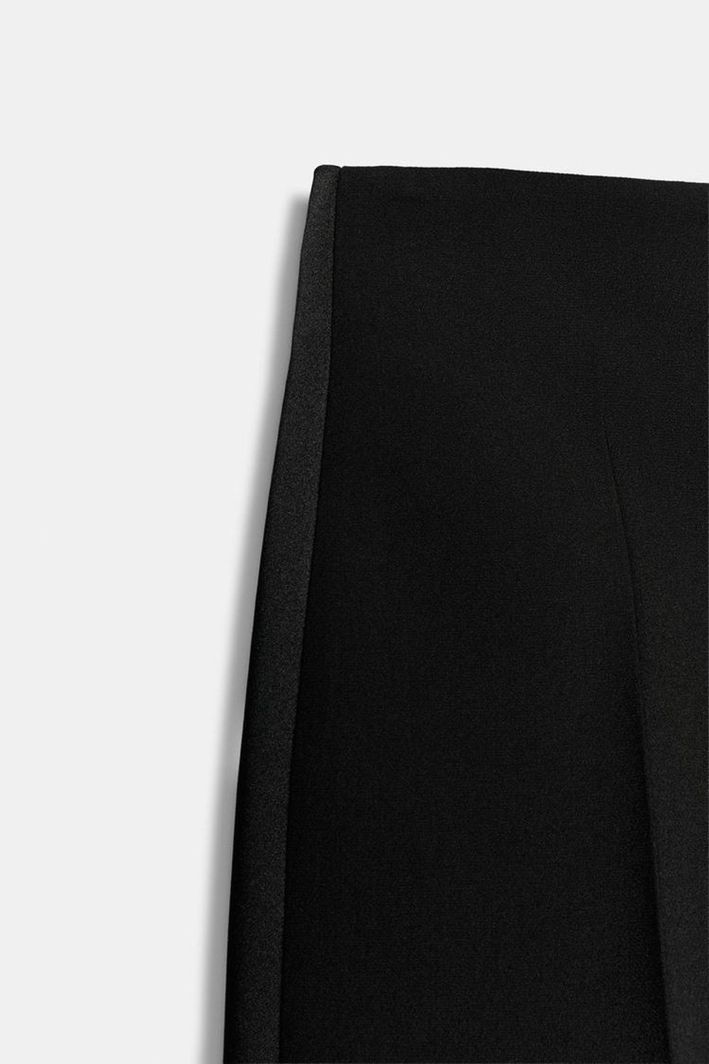 ZARA ШОРТЫ С АТЛАСНЫМИ ЛАМПАСАМИ, ЧЕРНЫЙ