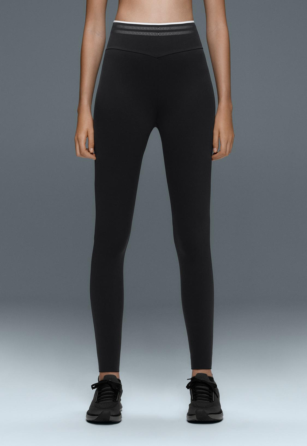 OYSHO Легинсы Perfect-Adapt High Rise с V-поясом и piping, черный