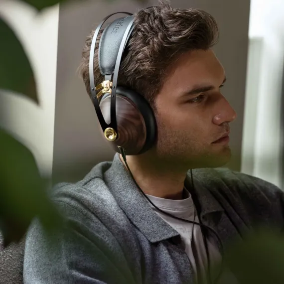 Meze 99 Classics 2nd Gen Black/Walnut Wood