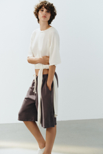 Асимметричная футболка с разрезом — ZARA