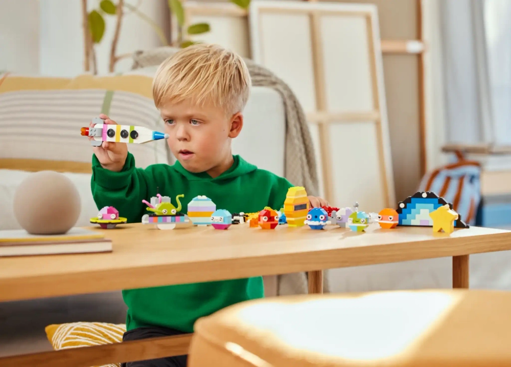 Конструктор LEGO Classic 11037 Создавай космические планеты