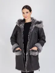 Дубленка зимняя с капюшоном натуральная