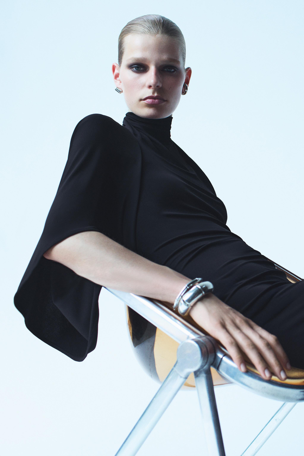 ПЛАТЬЕ С АСИММЕТРИЧНЫМ РУКАВОМ — ZW COLLECTION — ZARA