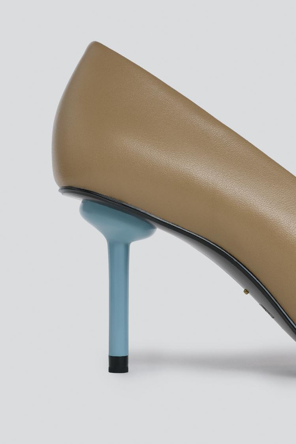 ZARA X BAISI GUADAGNINO КОЖАНЫЕ ТУФЛИ НА КАБЛУКЕ, СЕРЫЙ