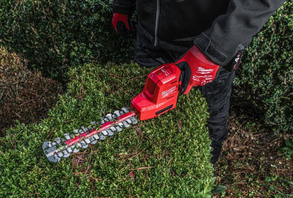 Аккумуляторный кусторез Milwaukee M12 FHT20-0 4933479675