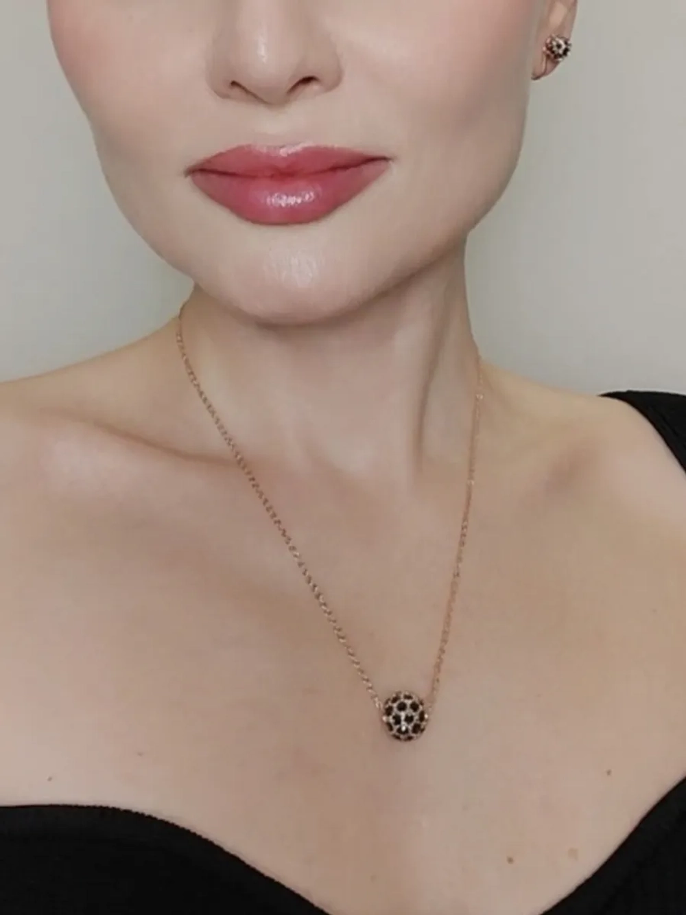 Кулон Черный шарик с кристаллами Swarovski