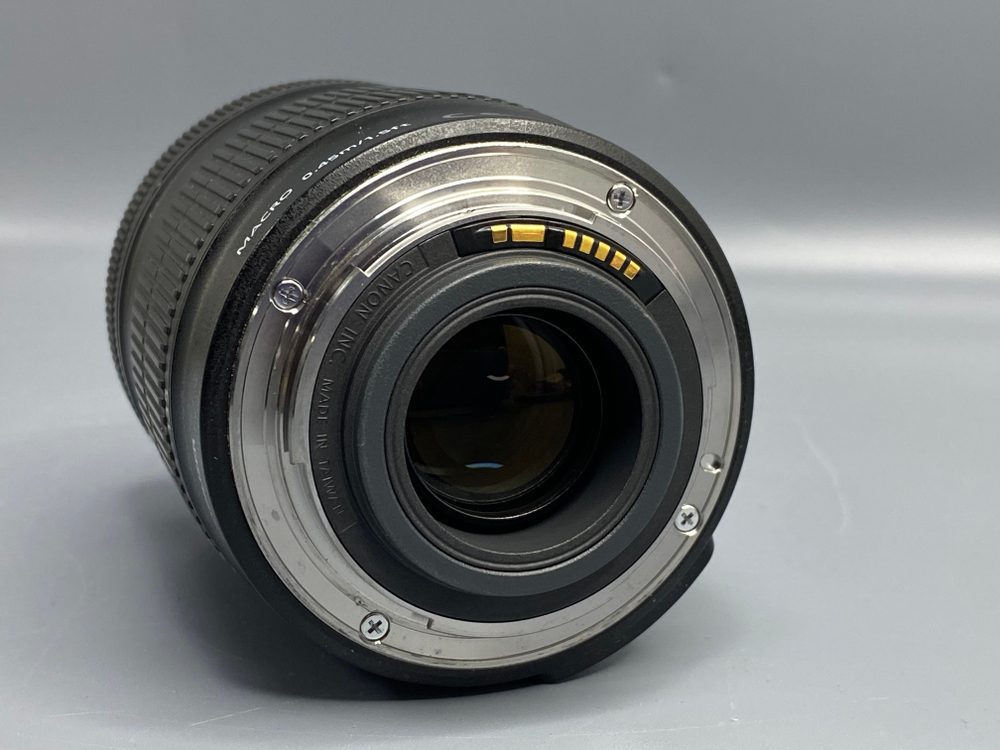 Canon EF-S 18-135mm f/3.5-5.6 IS