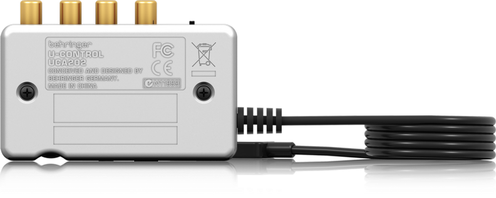 Behringer UCA202