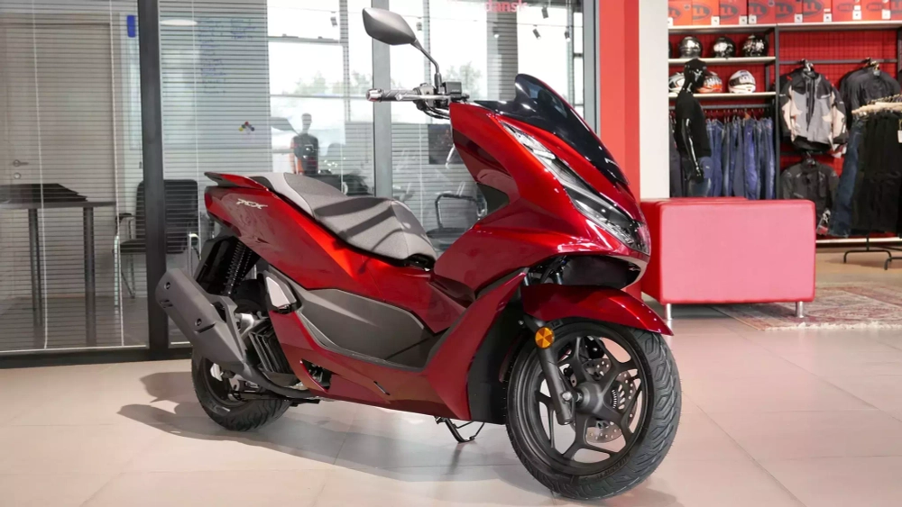 Скутер Honda PCX125 красный