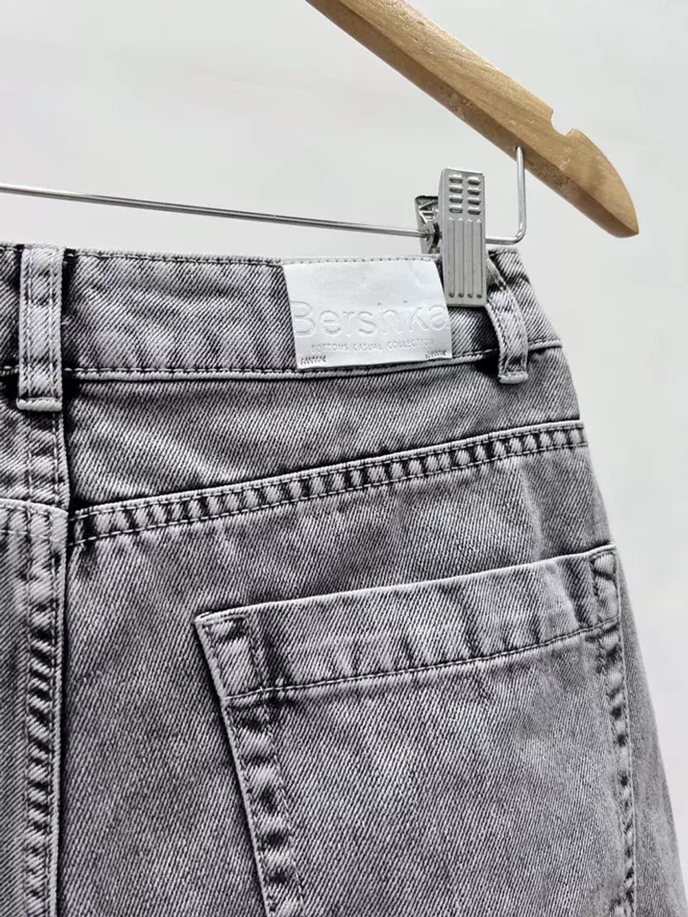 Джинсы Bershka