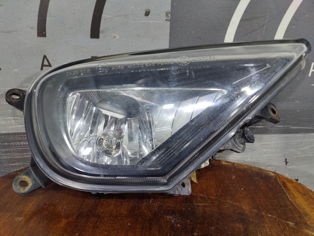 ПТФ передняя правая Volkswagen Touareg 2 14-18 Б/У Оригинал 7P6941700G