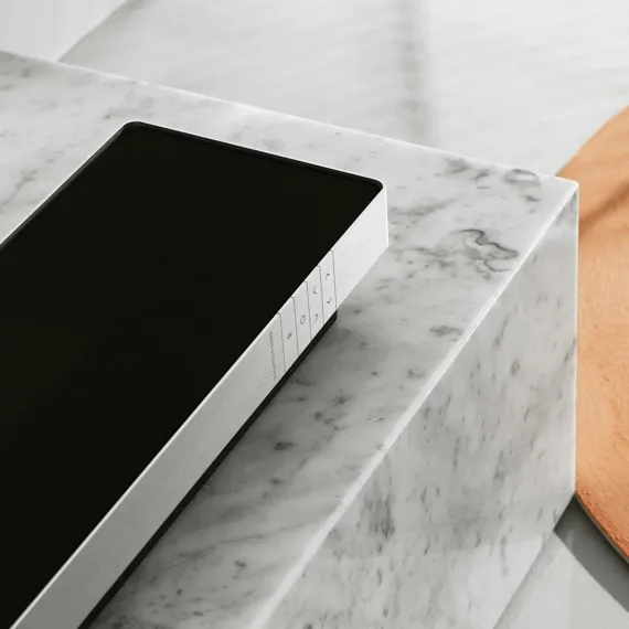 Bang &amp; Olufsen BeoSound Stage Natural/Black