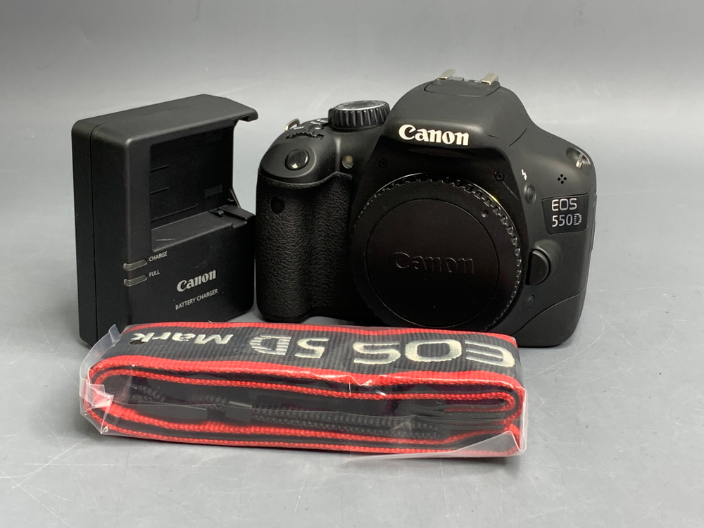 Canon EOS 550D Body 237 кадров