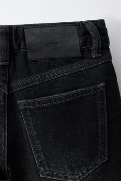 ZARA ДЖИНСОВЫЕ ШОРТЫ С РАЗРЕЗАМИ, ЧЕРНЫЙ