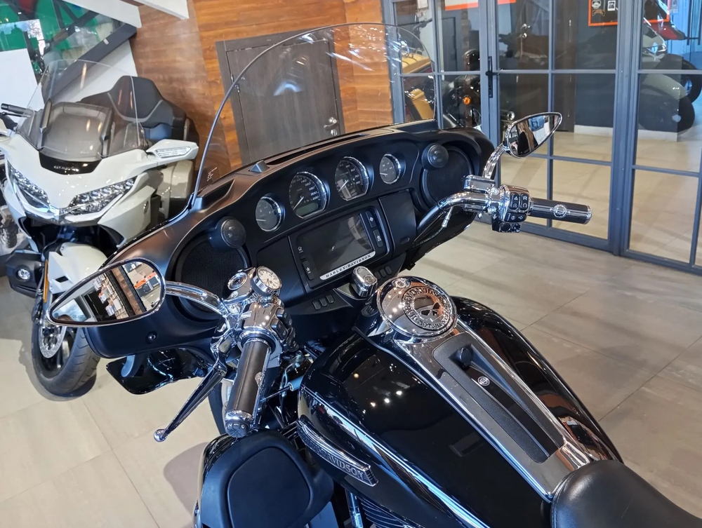 HARLEY-DAVIDSON TRIGLIDE ULTRA 2015