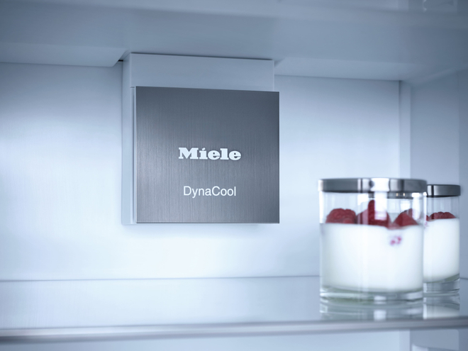 Встраиваемый холодильник Miele K 7737 D