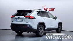 Toyota RAV4 2.5 2WD Hybrid XLE — 2024