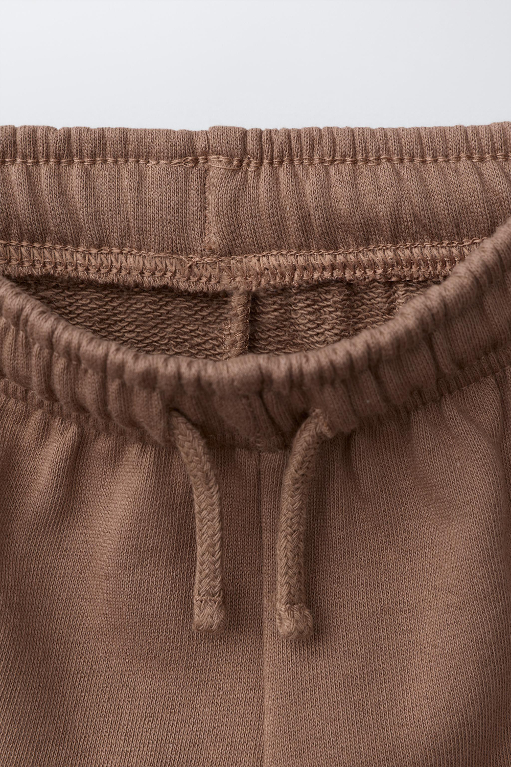 ZARA ШОРТЫ-БЕРМУДЫ БАЗОВЫЕ С ТЕКСТОВЫМ ПРИНТОМ, КОРИЧНЕВЫЙ