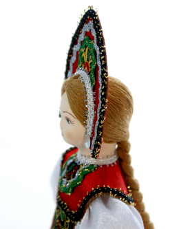 Кукла коллекционная девушка в русском костюме