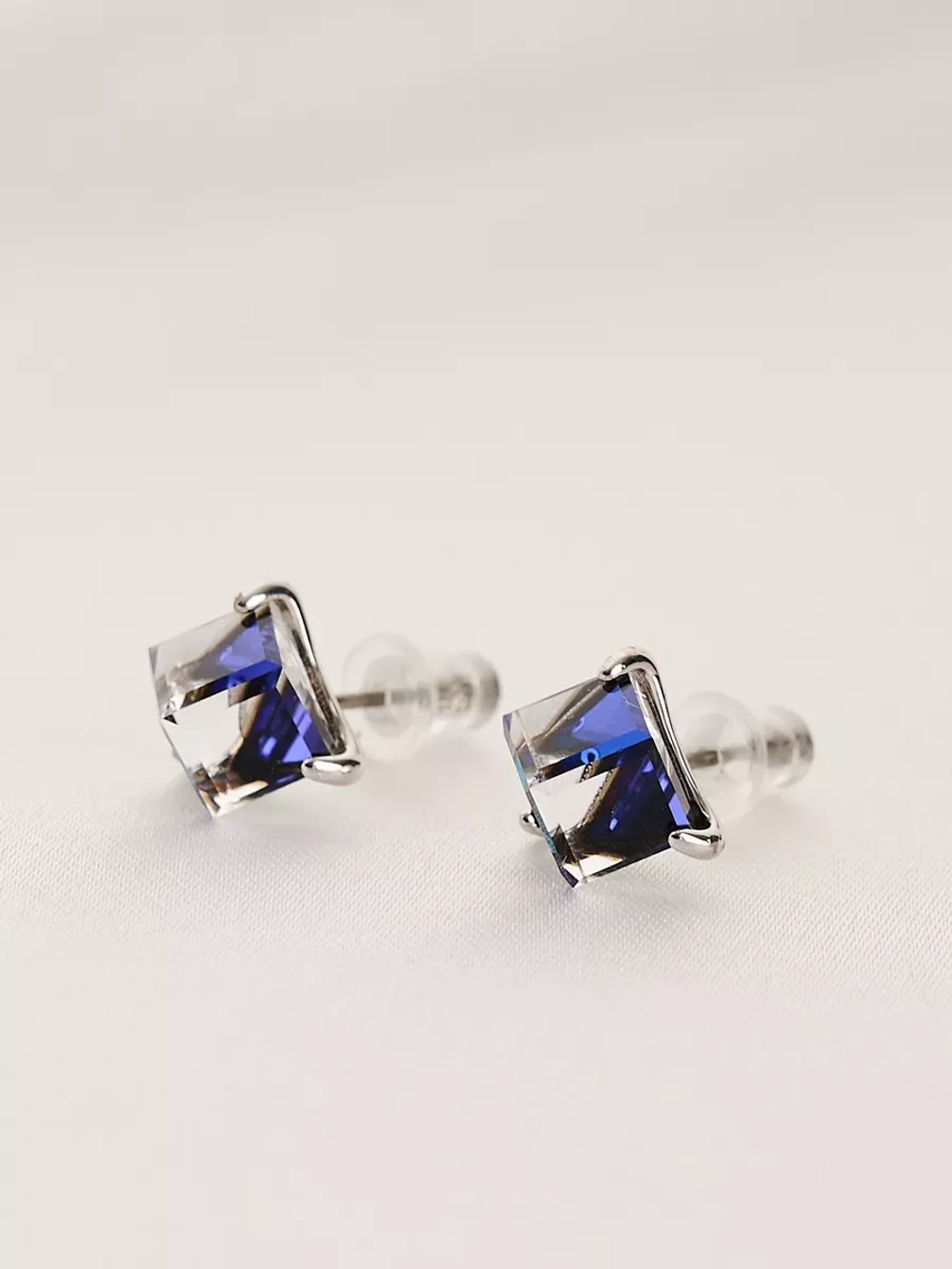 Серьги-гвоздики Миражи с синими кристаллами Swarovski