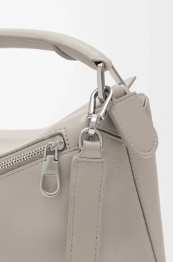 Loewe Маленькая сумка натуральной кожи, светло-серый