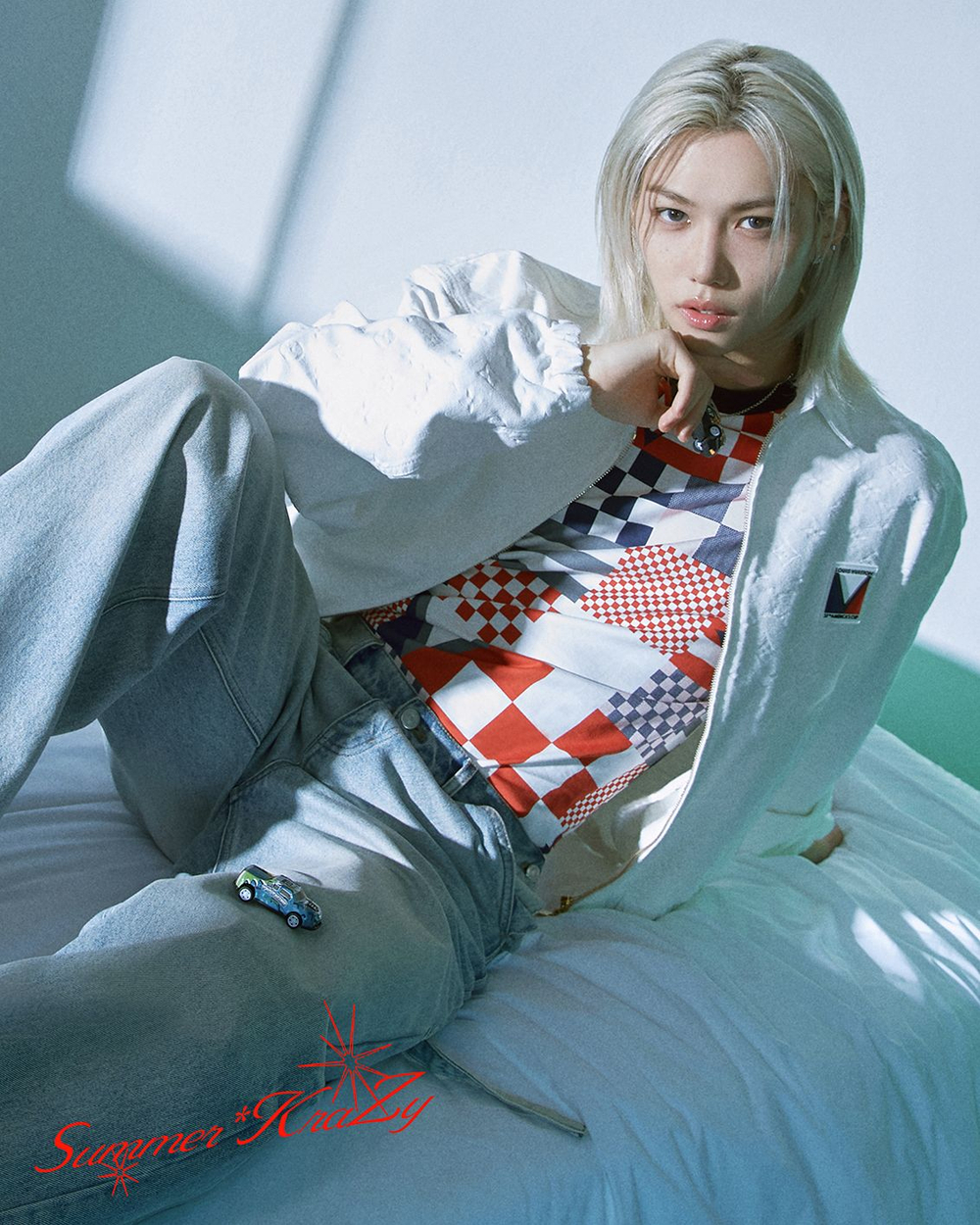 публикация DICON - VOLUME N 21 STRAY KIDS : Summer KraZy FELIX A Type