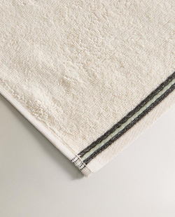 ZARA HOME ПОЛОТЕНЦЕ ИЗ ХЛОПКА С ДВОЙНОЙ ВОЛНИСТОЙ КРОМКОЙ, ЦВЕТ СЛОНОВОЙ КОСТИ
