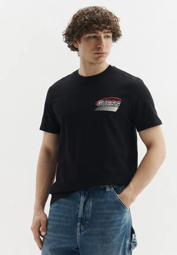 Футболка мужская GUESS