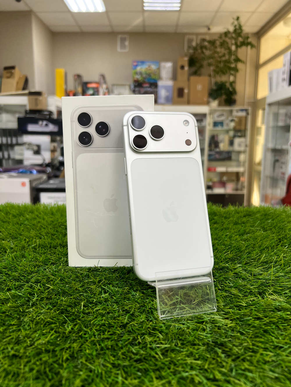 Б/У iPhone 17 Pro Max 256Gb Silver
