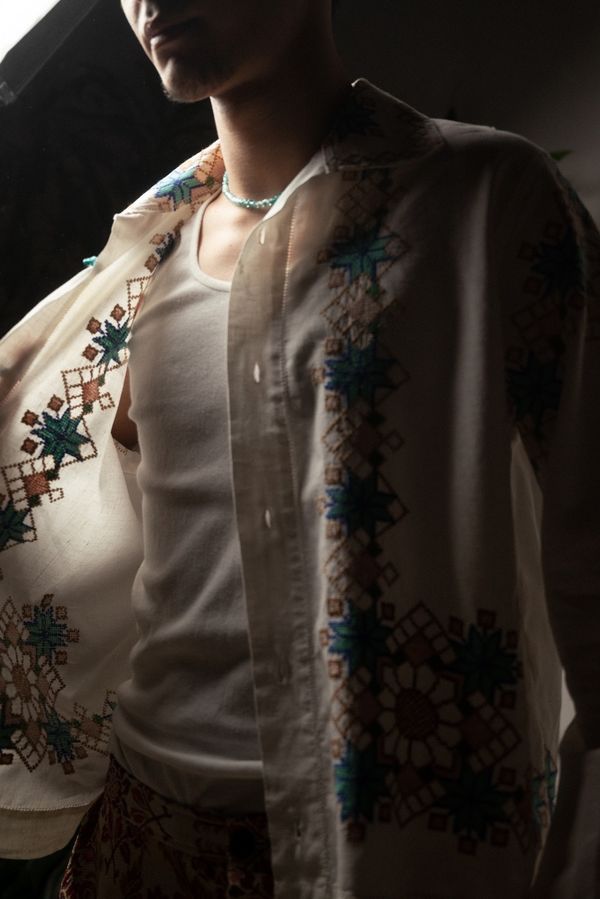 Рубашка Украшенная Повторяющимся Узором / Repeating Pattern Long Sleeve белая - фото 9