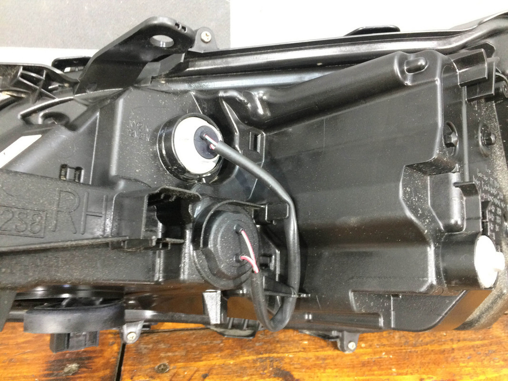 Фара правая LED Toyota Camry (XV70) 17-нв Б/У Оригинал 8111033G00