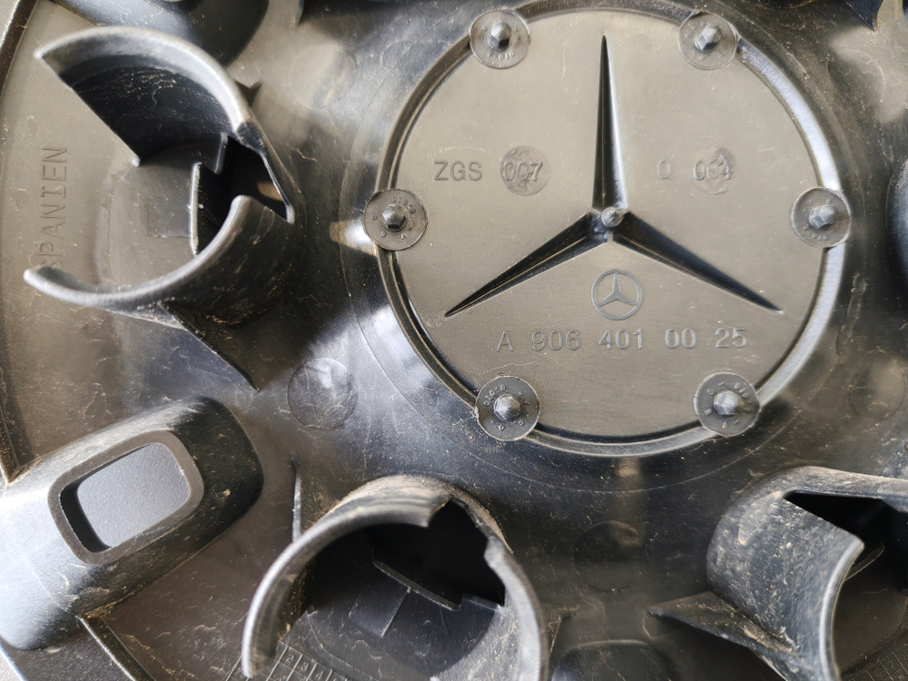 "Комплект декоративных колпаков (заглушки ступицы) Mercedes-Benz Sprinter"