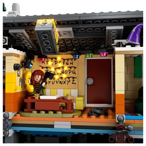 Конструктор LEGO Stranger Things 75810 The Upside Down
