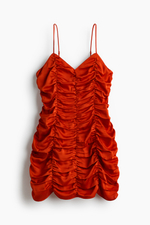 Атласное платье со сборками - H&M