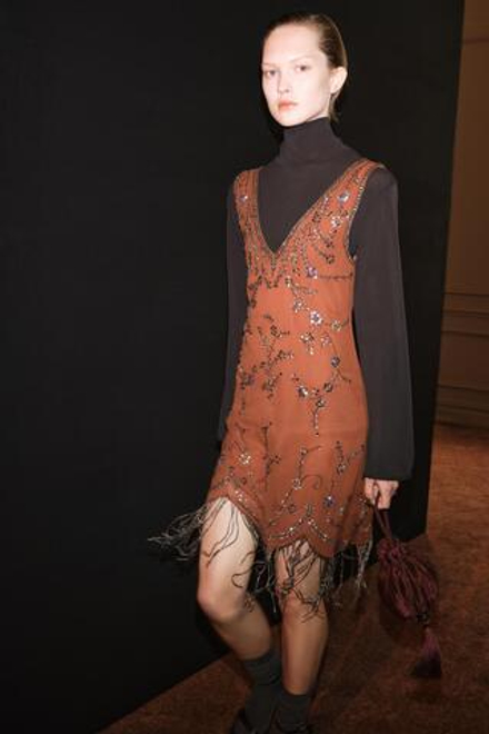ZARA ПЛАТЬЕ МИДИ С БУСИНАМИ И БАХРОМОЙ, ТЕМНО-ОРАНЖЕВЫЙ