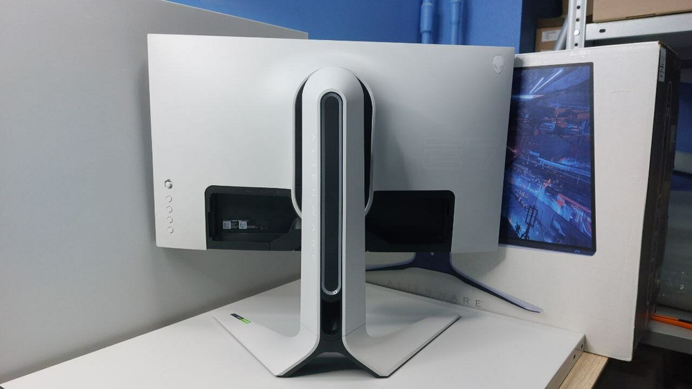 Монитор Alienware 27" AW2721D IPS 2K чер HDMI DP USB HAS Piv 240Hz.  царапина на матрице