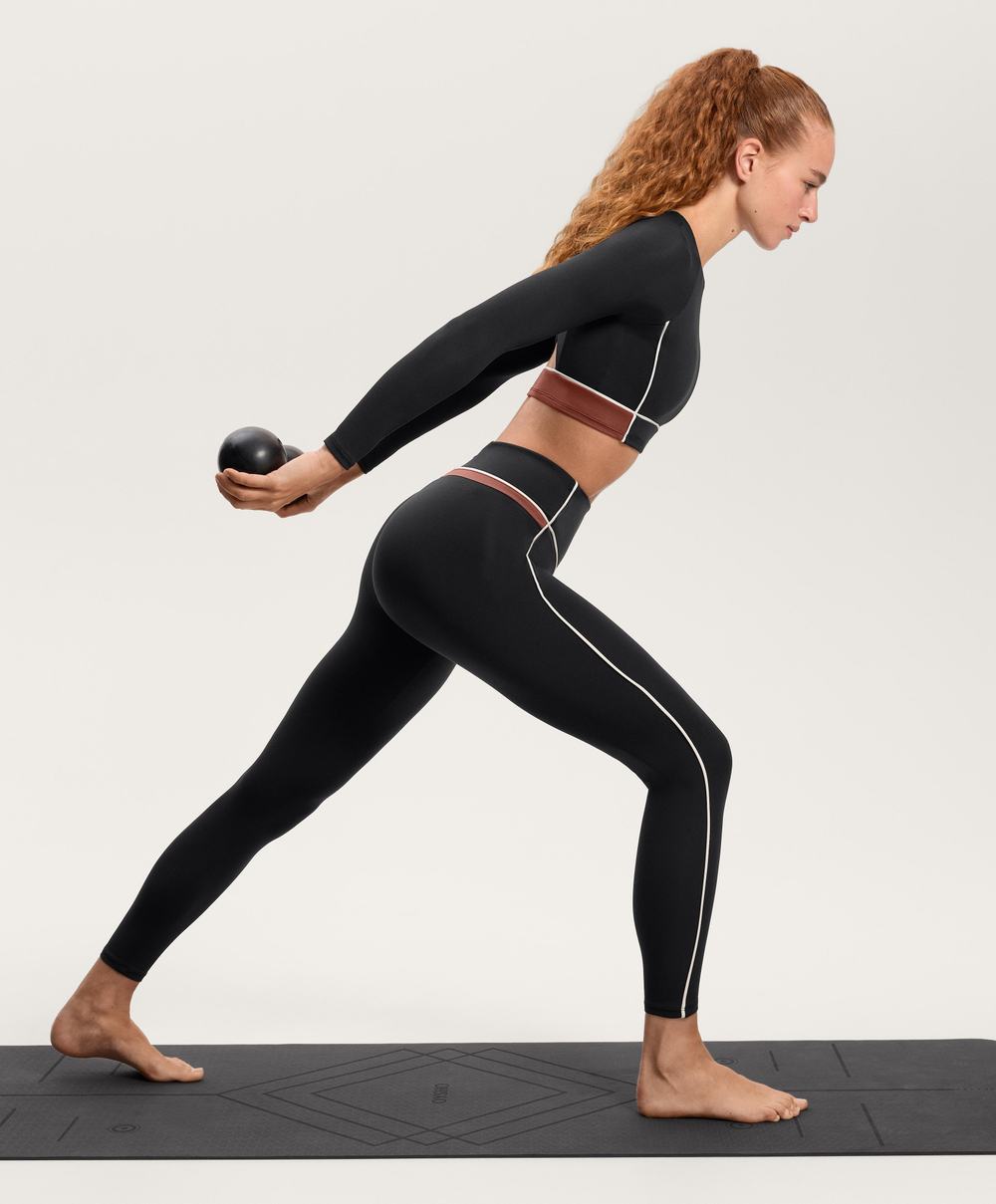 Oysho Топ Comfortlux с длинным рукавом и окантовкой, черный
