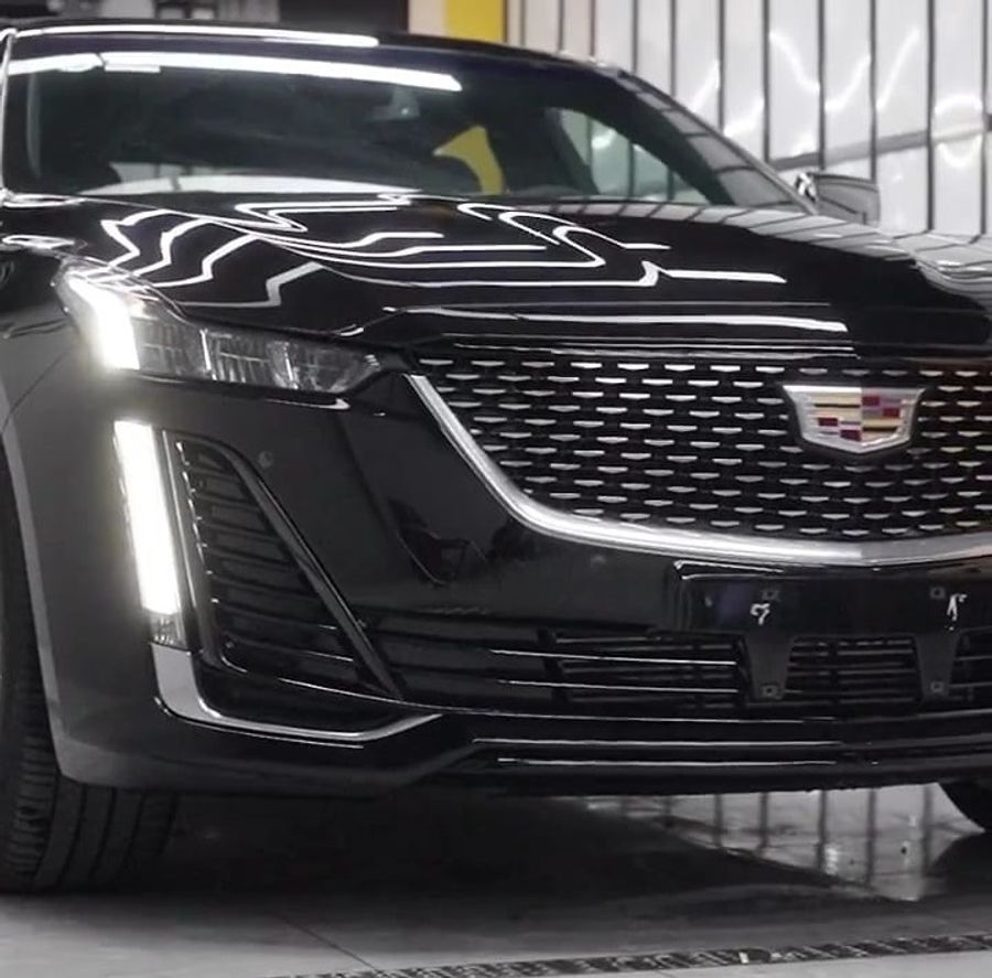 Cadillac в полиуретановую пленку Carbins PPF 190 микрон