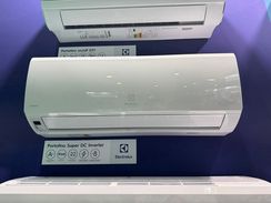 Настенная сплит-система Electrolux EACS/I-24HP/N8_23Y_in + EACS/I-24HP/N8_23Y_out, белый